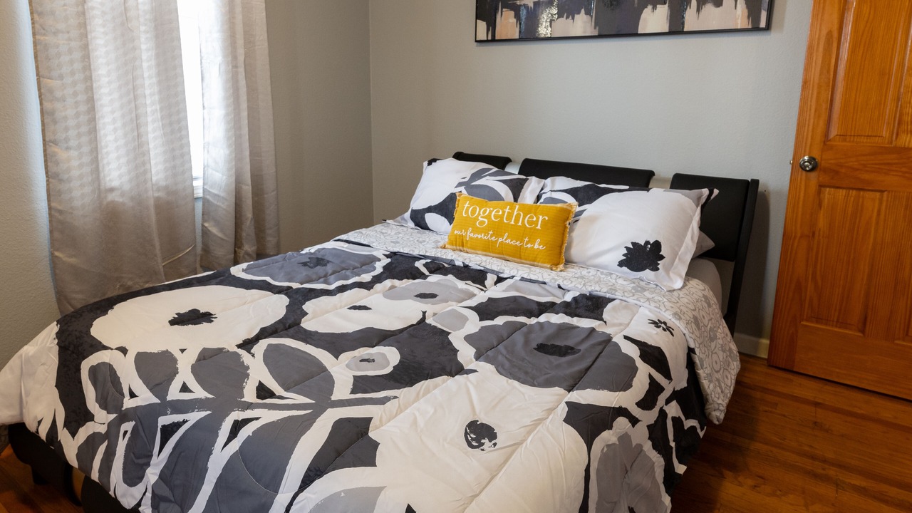 Photo of Bedroom in Utica