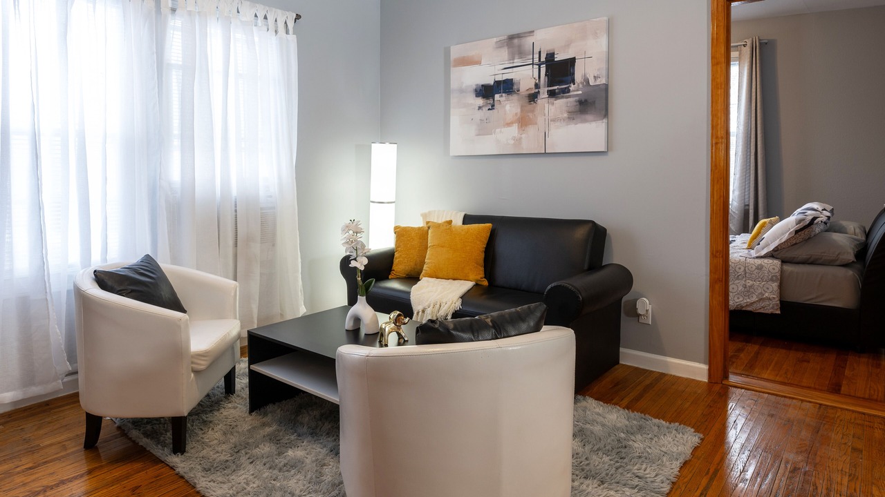 Photo of Livingroom in Utica