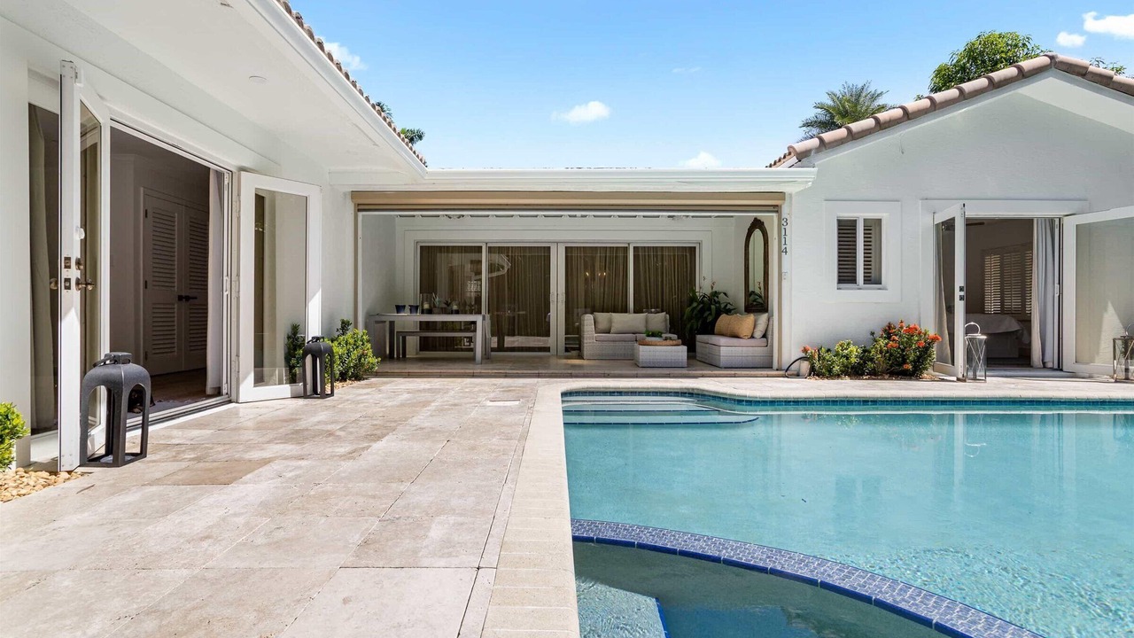 Photo of Outdoor in Dolphin Isles