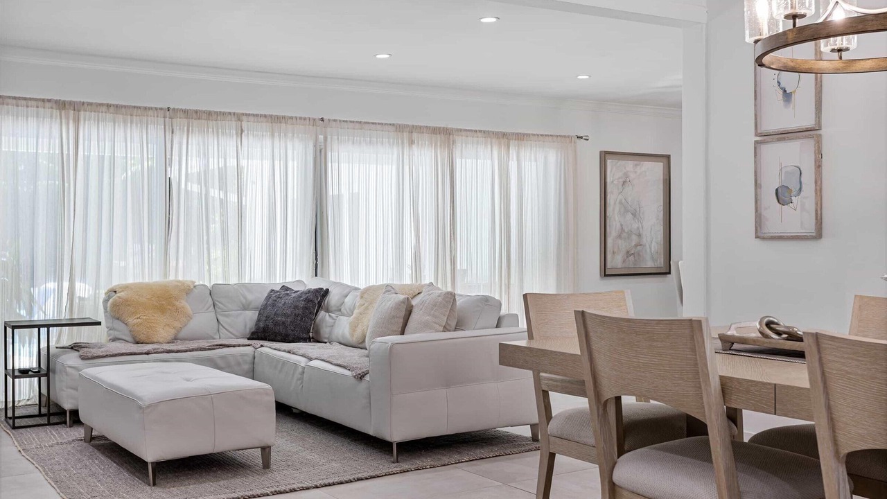 Photo of Livingroom in Dolphin Isles