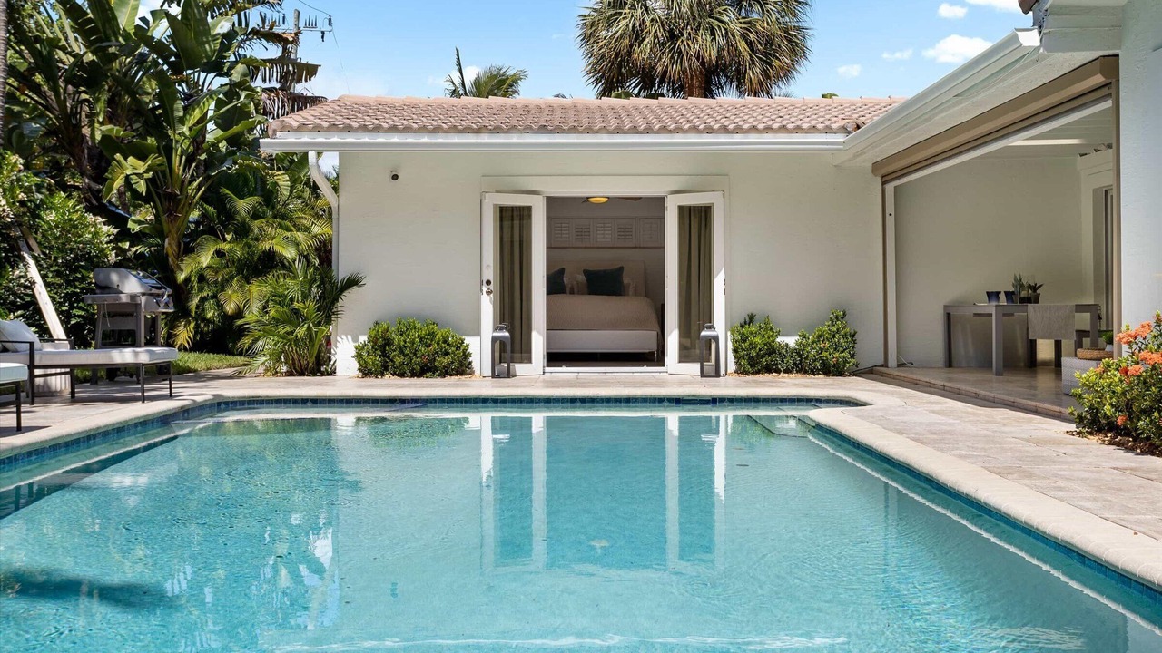 Photo of Outdoor in Dolphin Isles