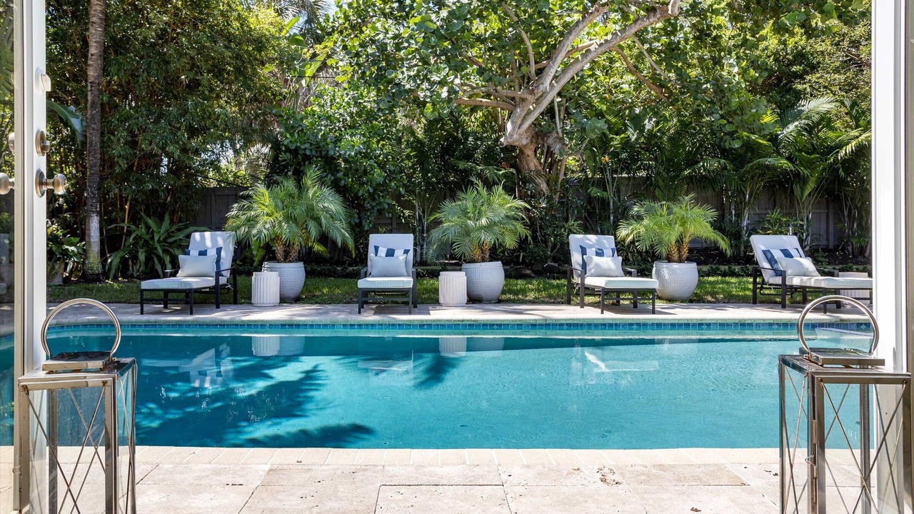 Photo of Outdoor in Dolphin Isles
