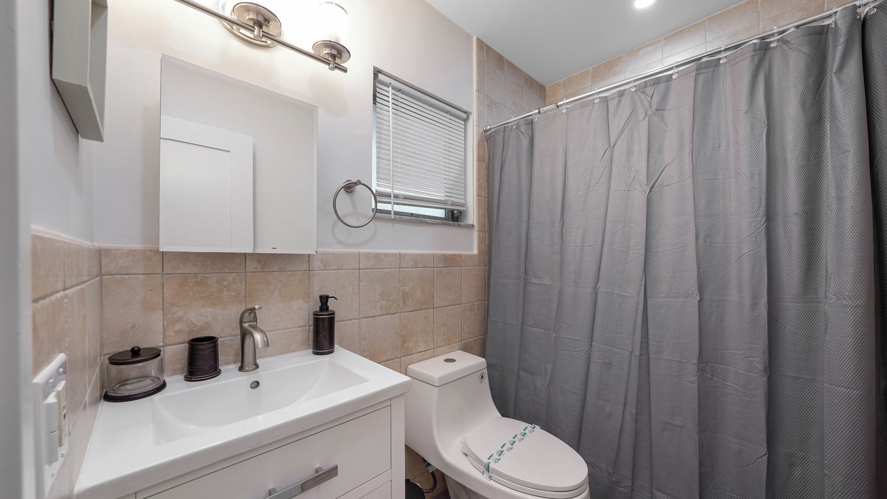 Photo of Bathroom in Harbordale