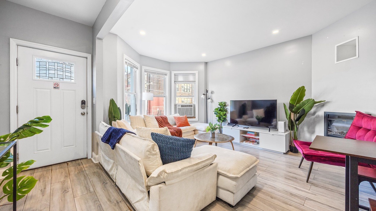 Photo of Livingroom in Forest Hill