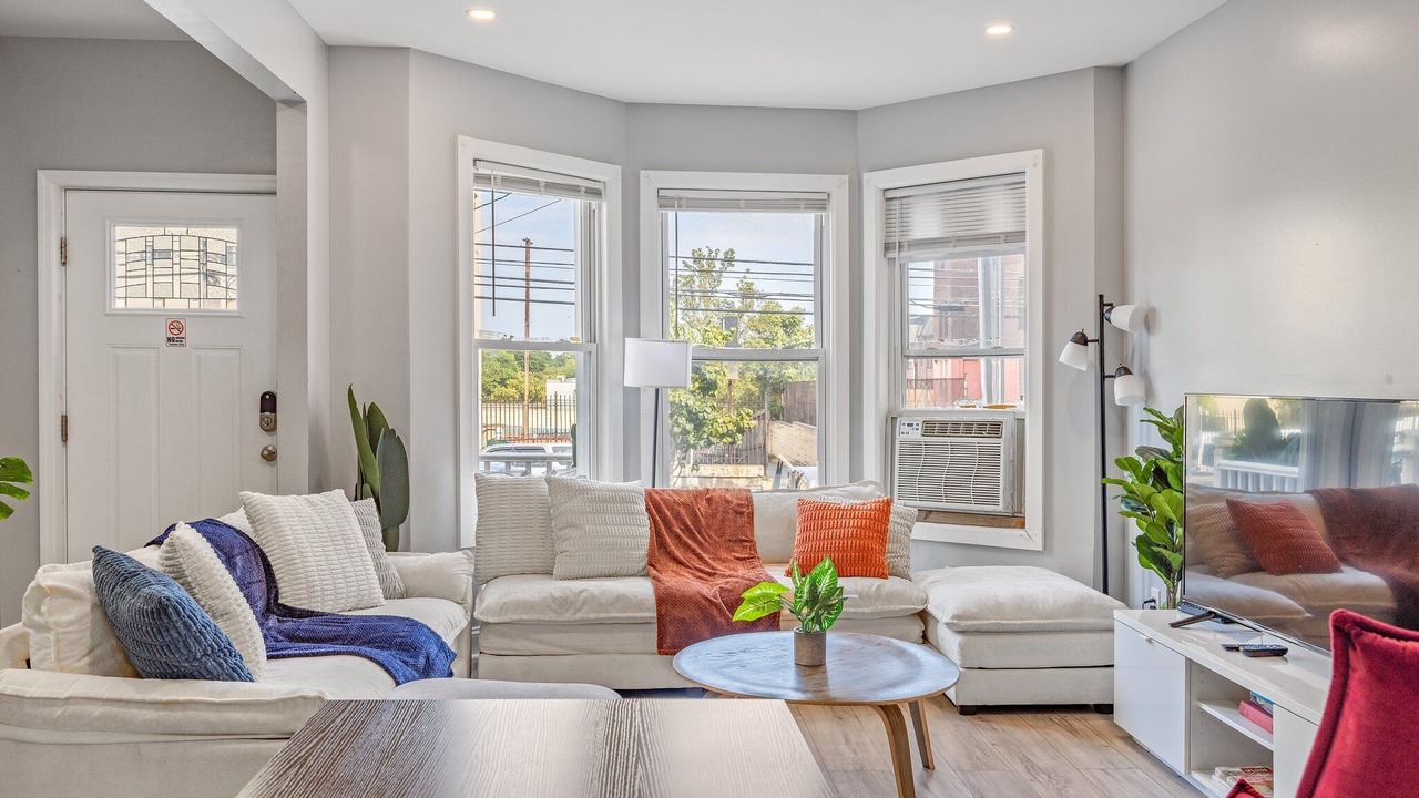 Photo of Livingroom in Forest Hill