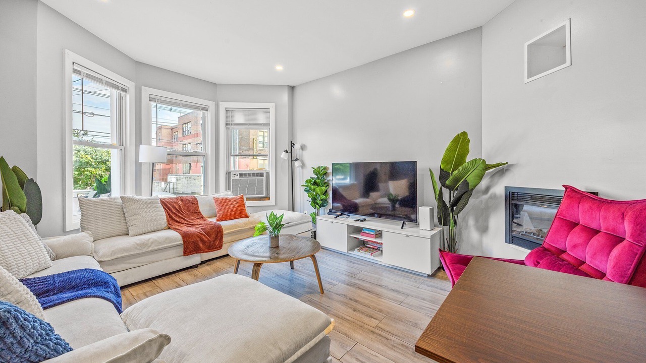 Photo of Livingroom in Forest Hill