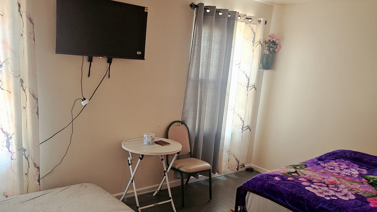 Photo of Bedroom in Newark