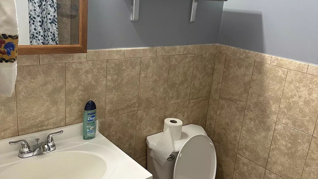 Photo of Bathroom in Newark