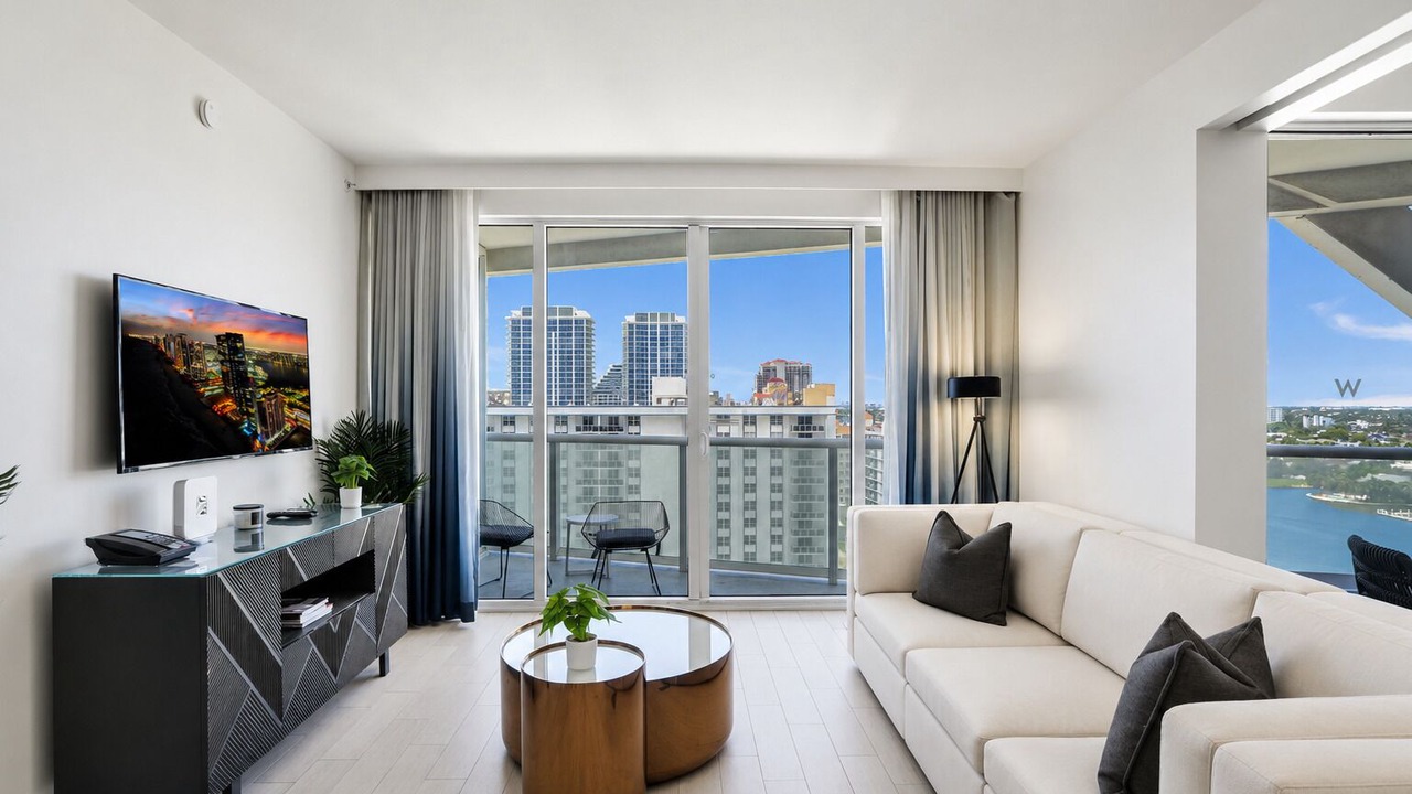 Photo of Livingroom in Central Beach