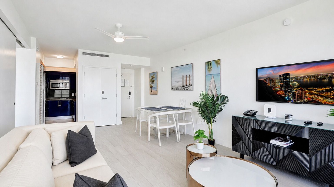 Photo of Livingroom in Central Beach