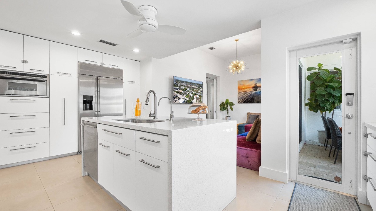 Photo of Kitchen in Lauderdale Beach