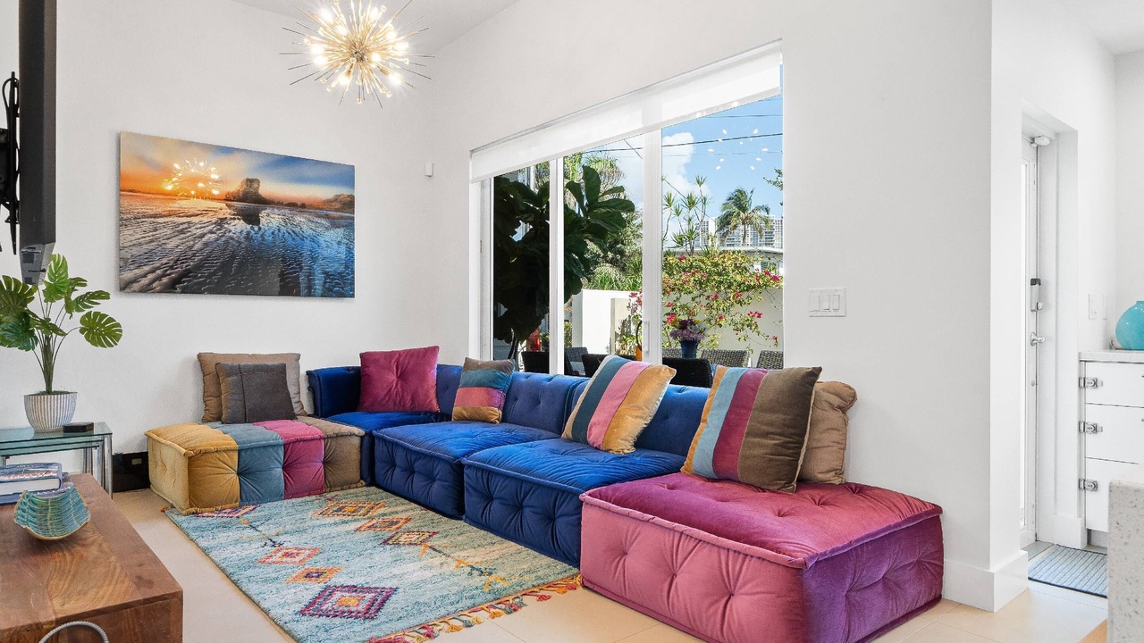 Photo of Livingroom in Lauderdale Beach