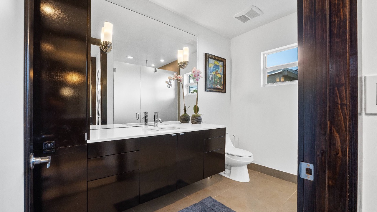 Photo of Bathroom in Lauderdale Beach