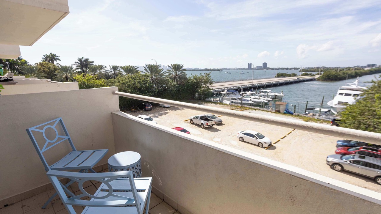 Photo of Patio Balcony in North Bay Village