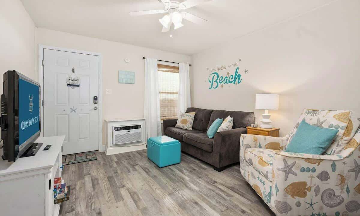 Photo of Livingroom in Caine Woods