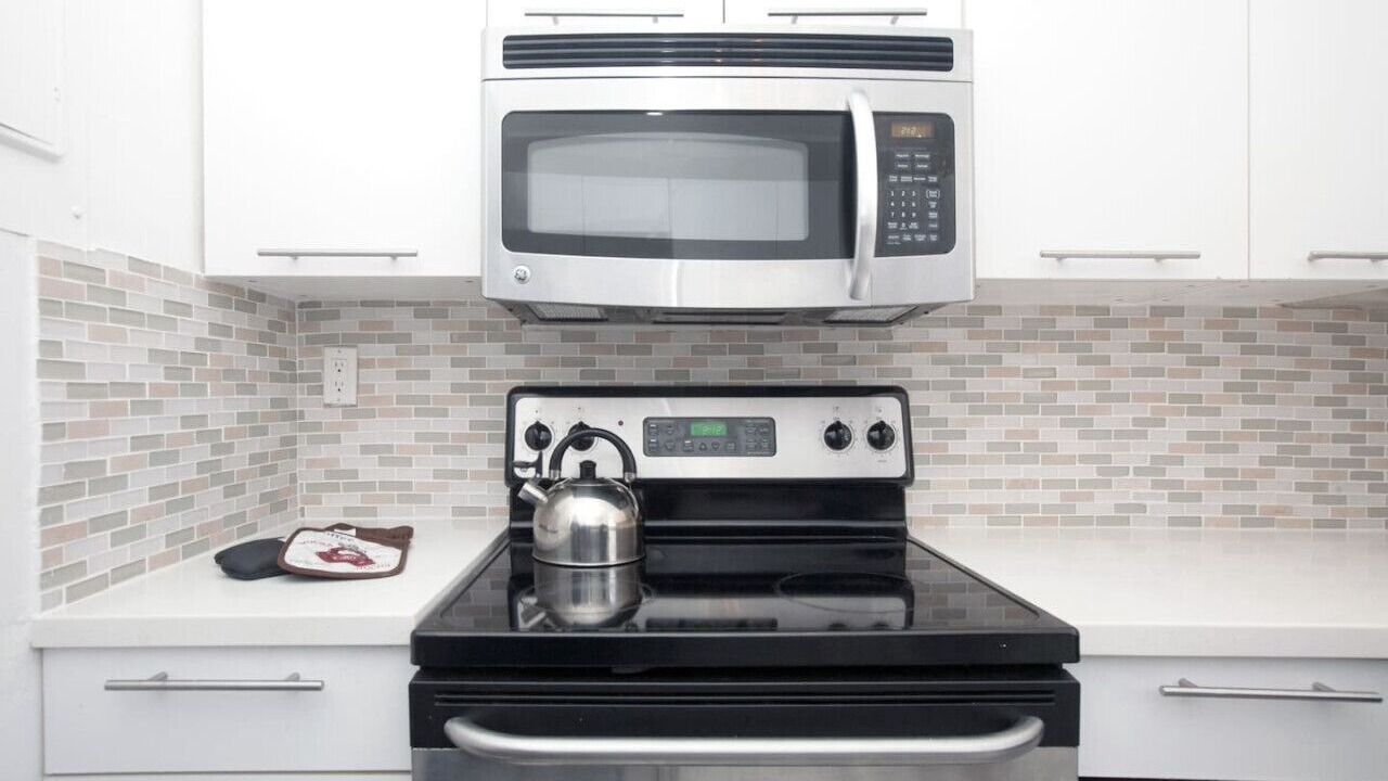 Photo of Kitchen in Flamingo/Lummus