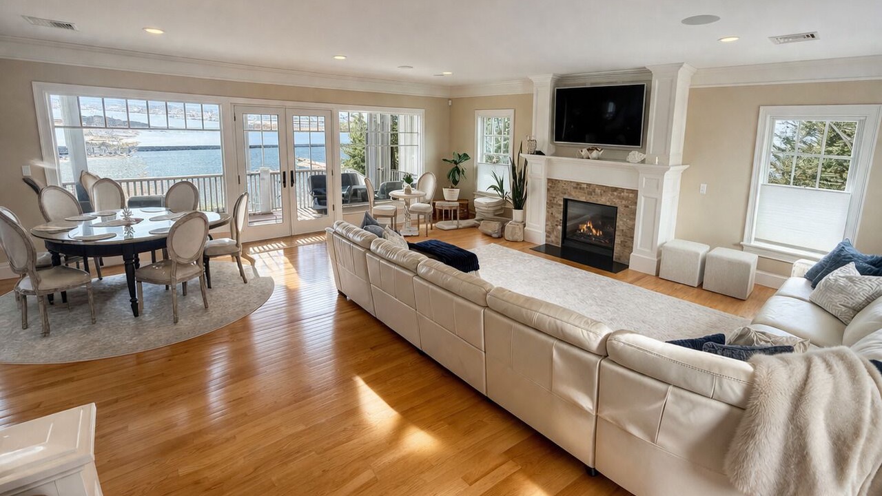 Photo of Livingroom in Hyannis
