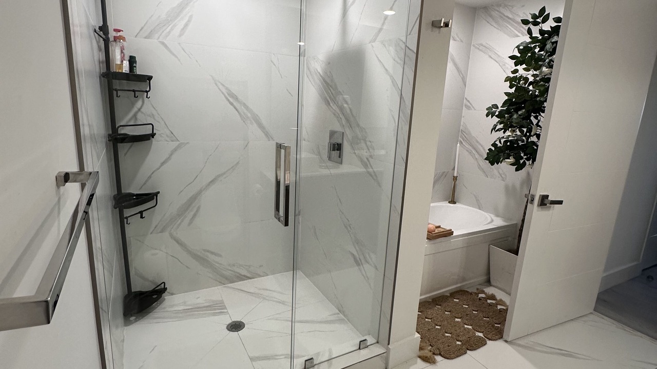 Photo of Bathroom in Garden Isles