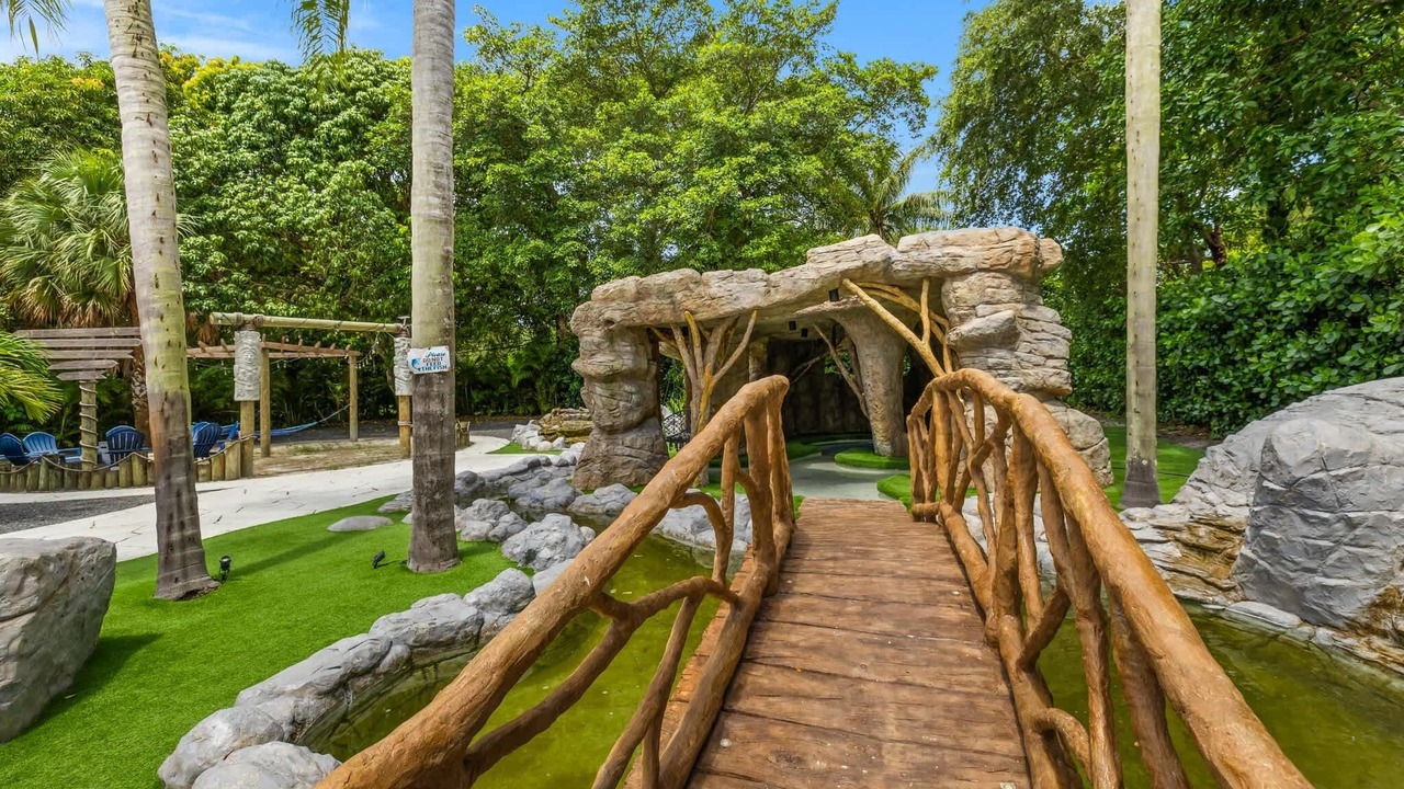 Photo of Outdoor in Golden Glades