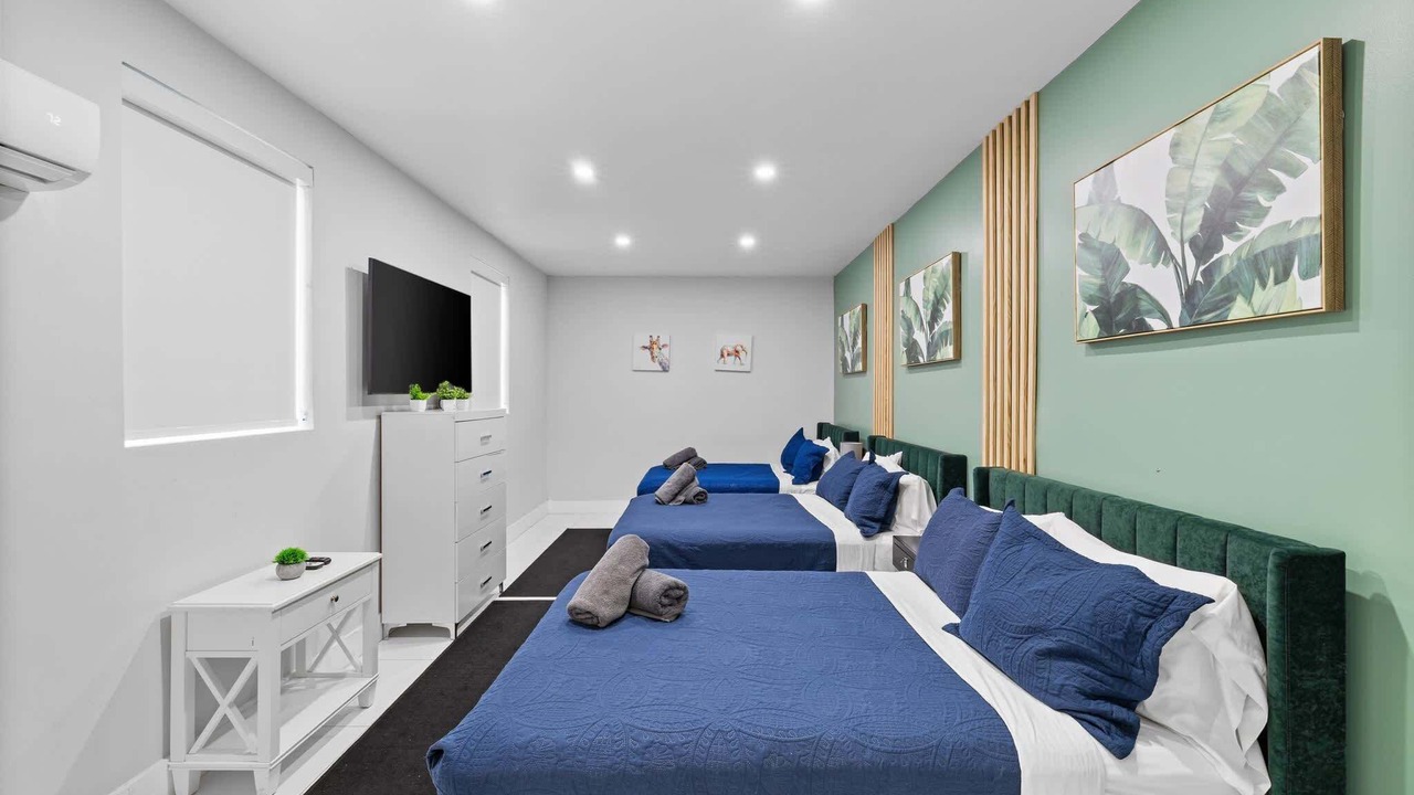 Photo of Bedroom in Golden Glades