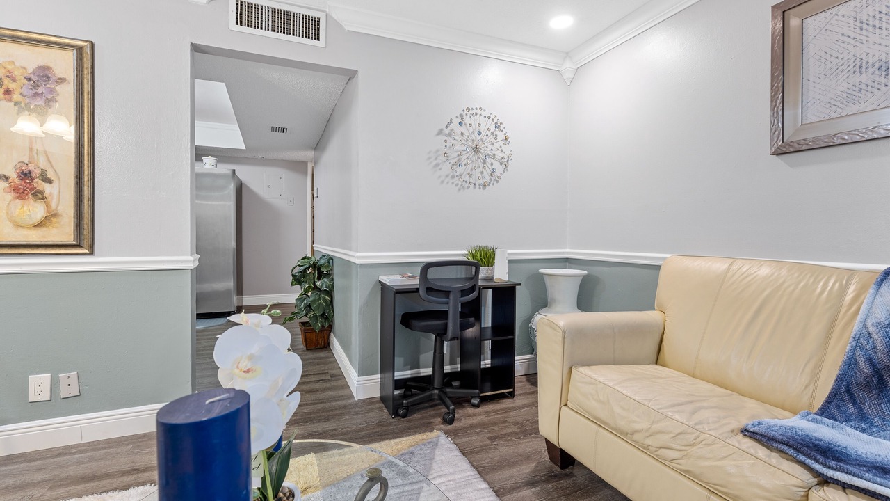 Photo of Livingroom in Lake Ida Shores