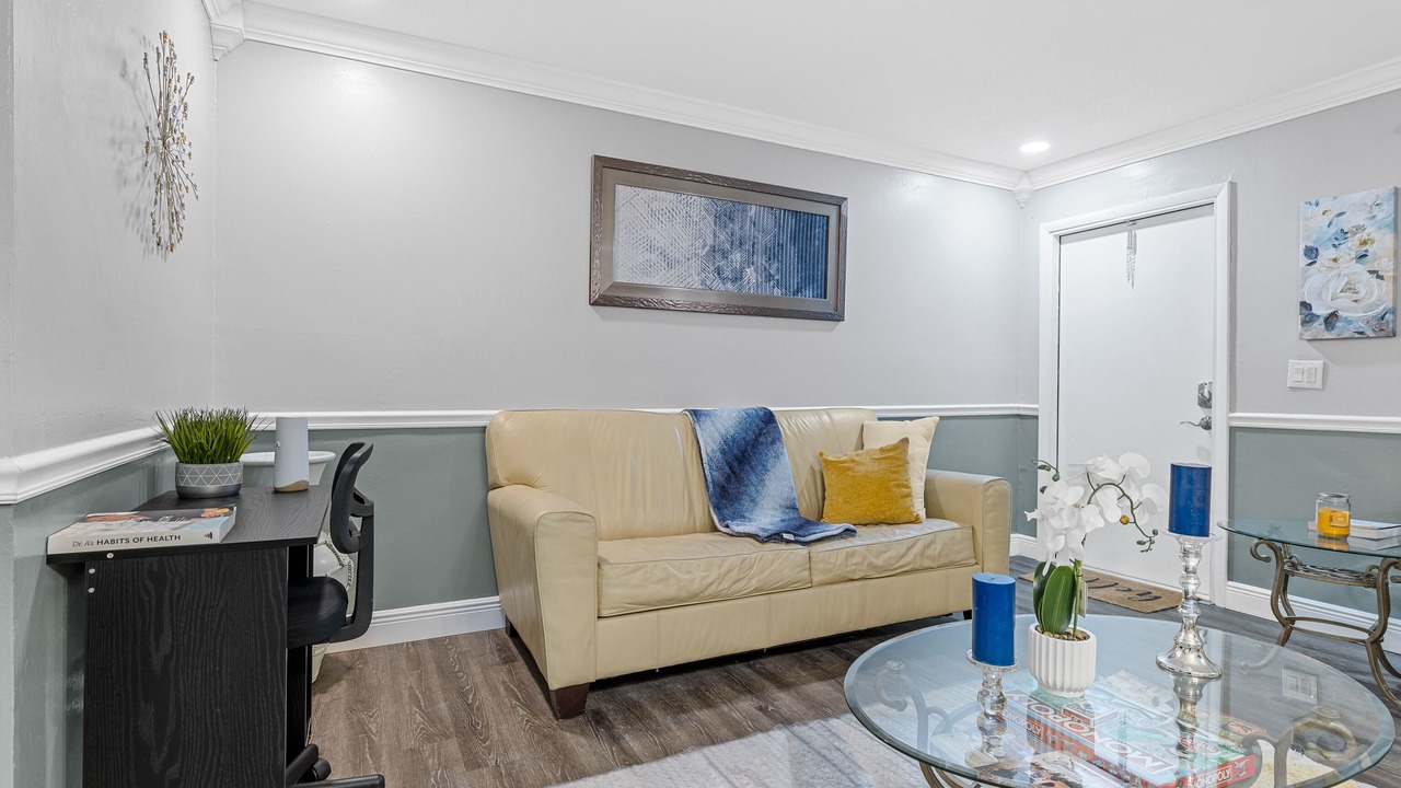 Photo of Livingroom in Lake Ida Shores