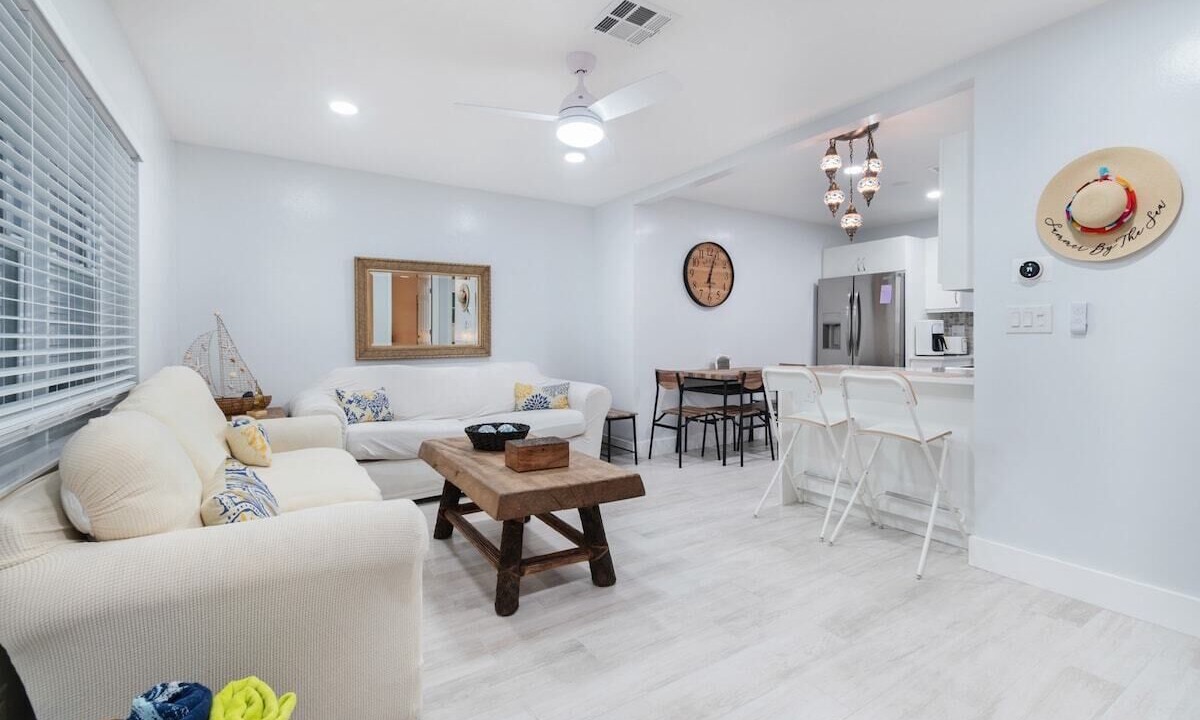Photo of Livingroom in Harbor Village
