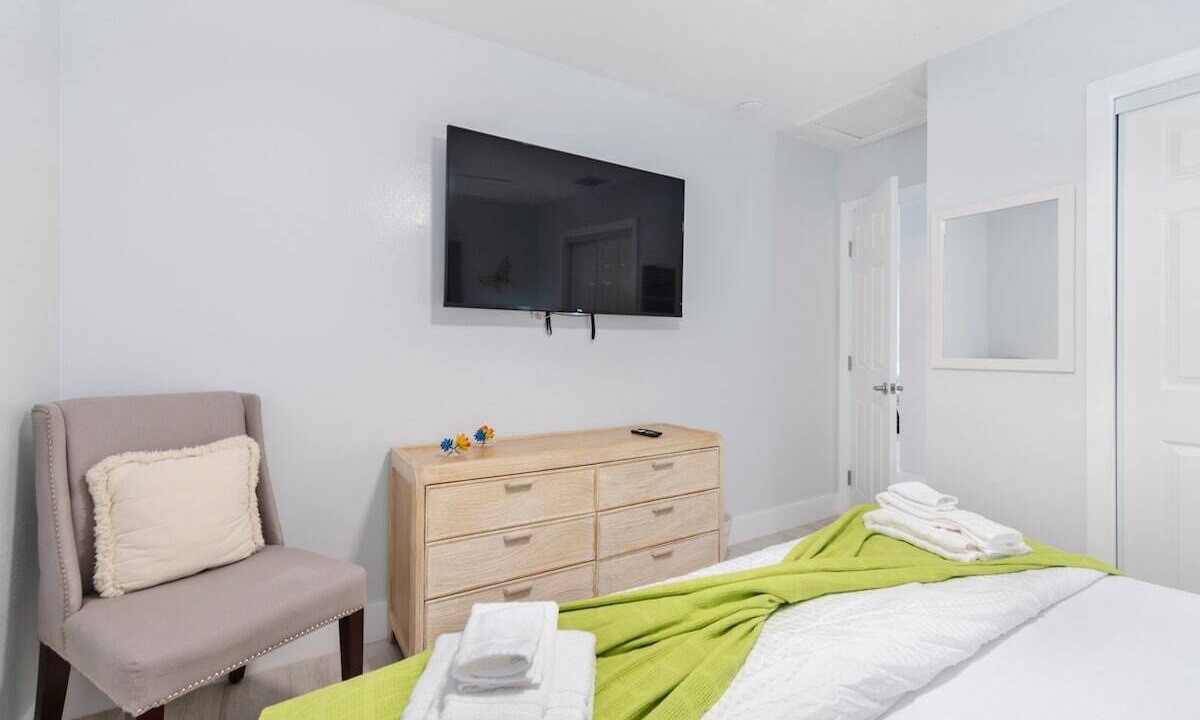 Photo of Bedroom in Harbor Village