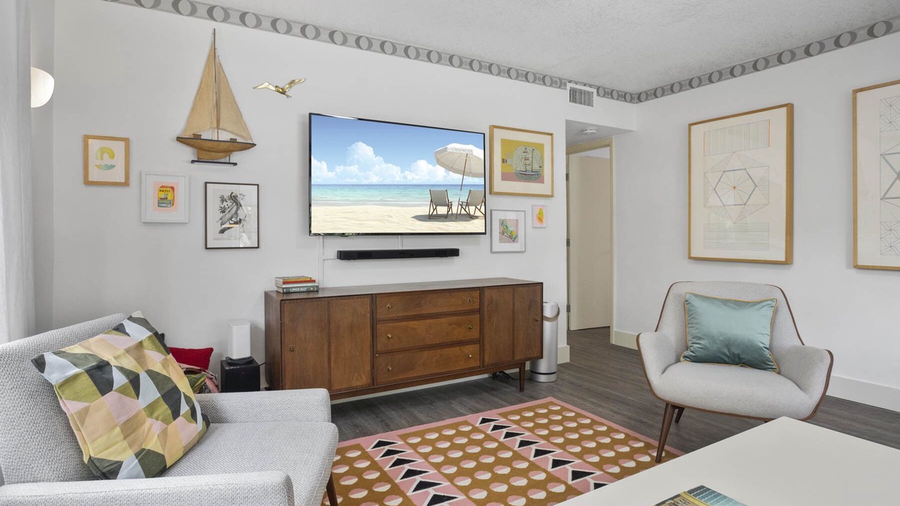 Photo of Livingroom in Biscayne Park