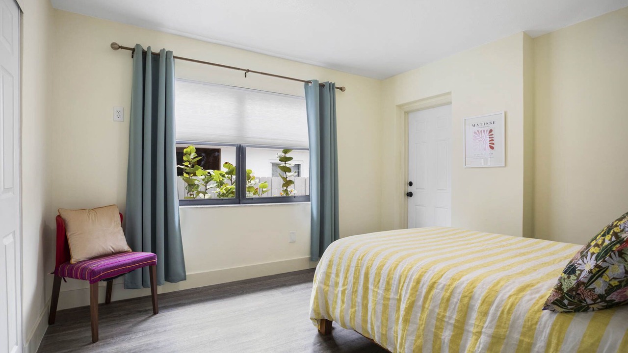 Photo of Bedroom in Biscayne Park