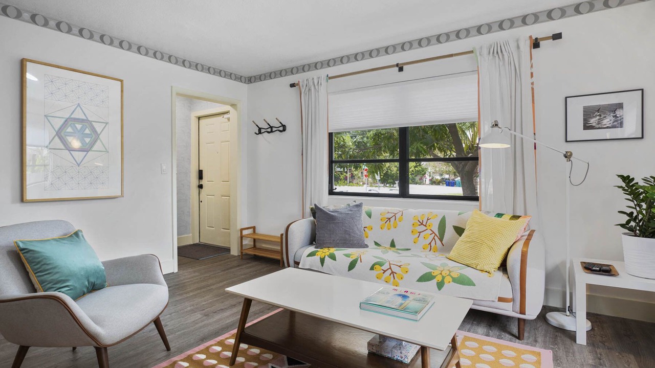 Photo of Livingroom in Biscayne Park