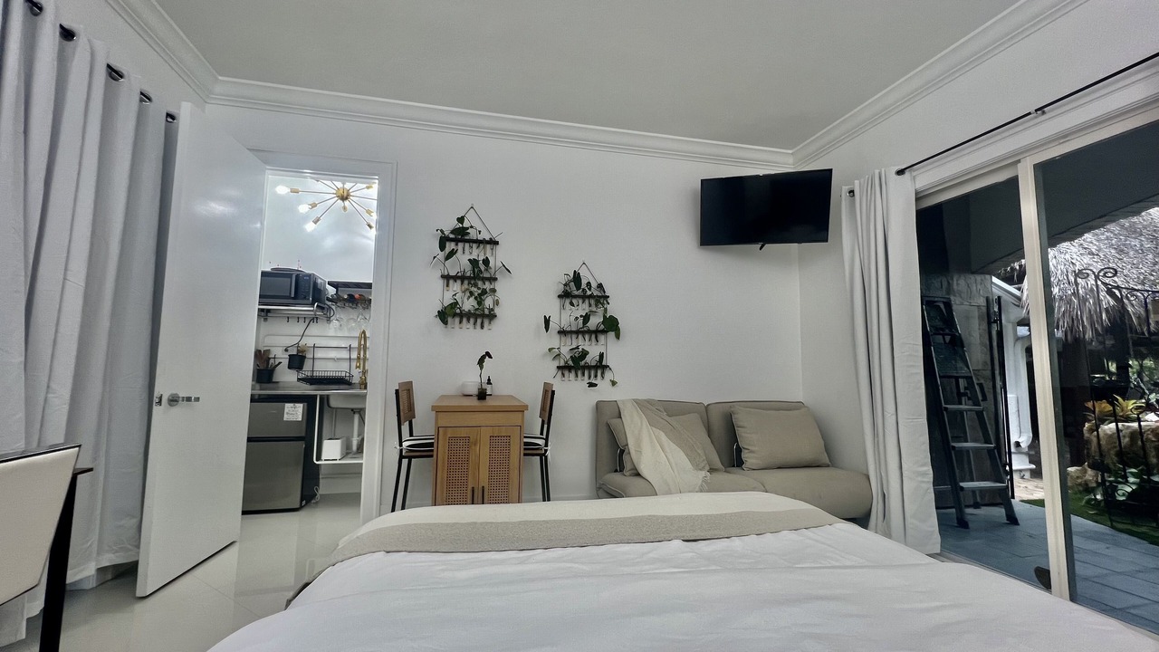Photo of Bedroom in Deerfield Beach