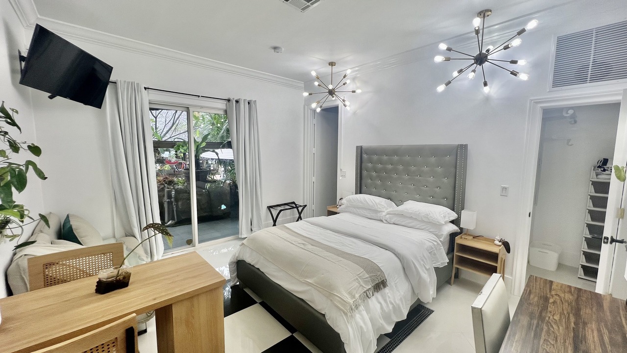 Photo of Bedroom in Deerfield Beach