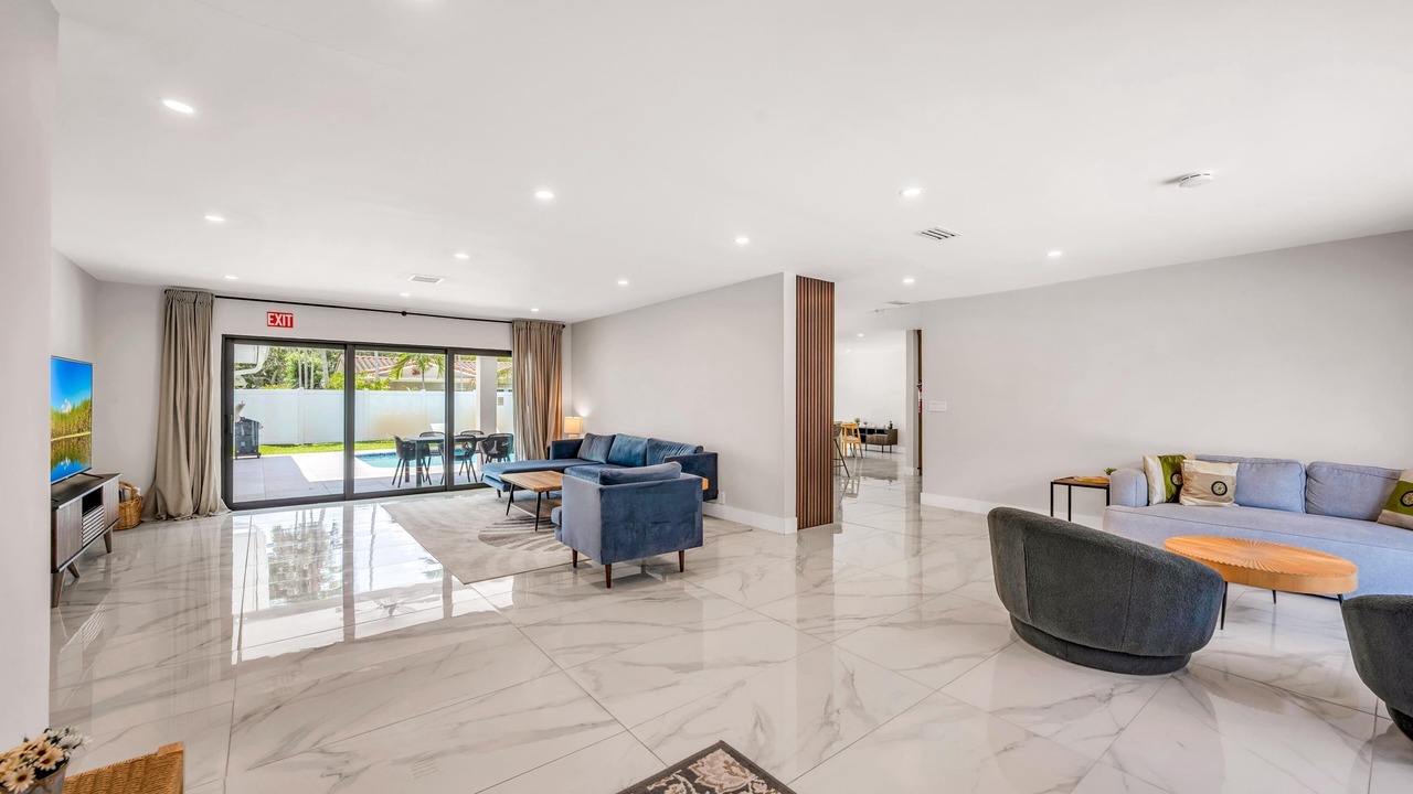 Photo of Livingroom in Emerald Hills