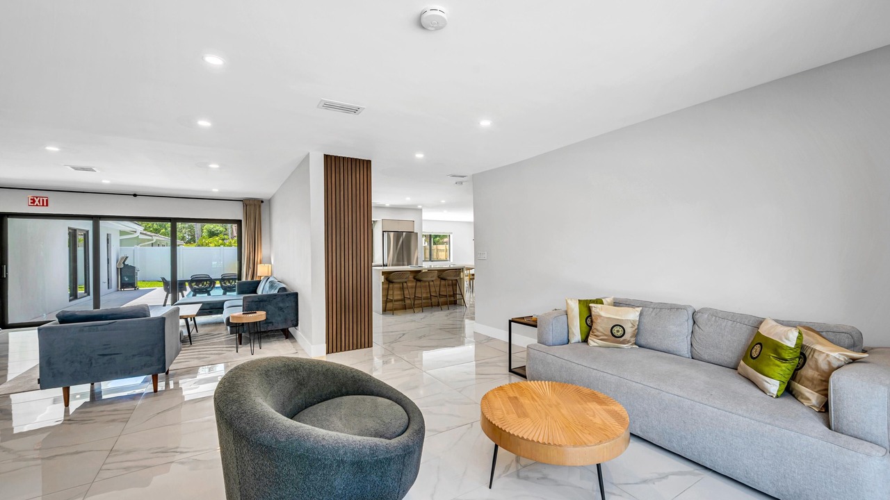 Photo of Livingroom in Emerald Hills