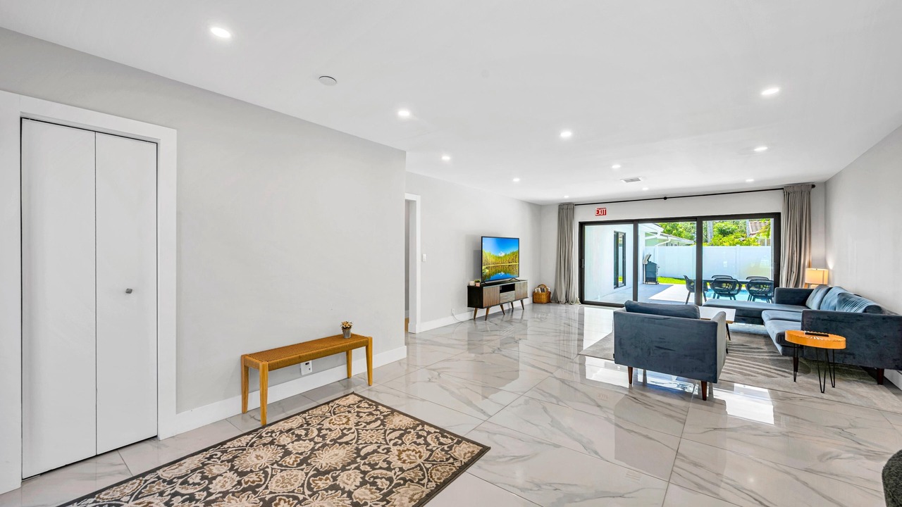 Photo of Livingroom in Emerald Hills