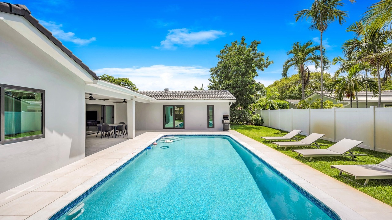 Photo of Outdoor in Emerald Hills