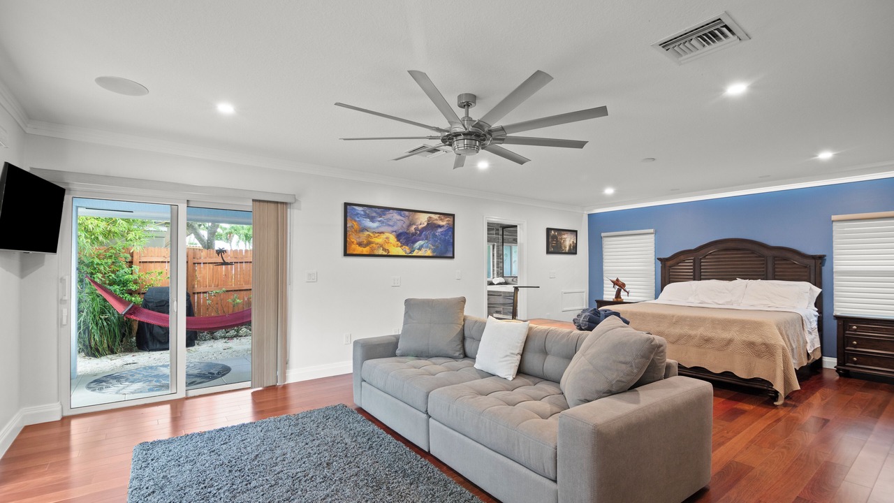 Photo of Bedroom in Harbour Inlet