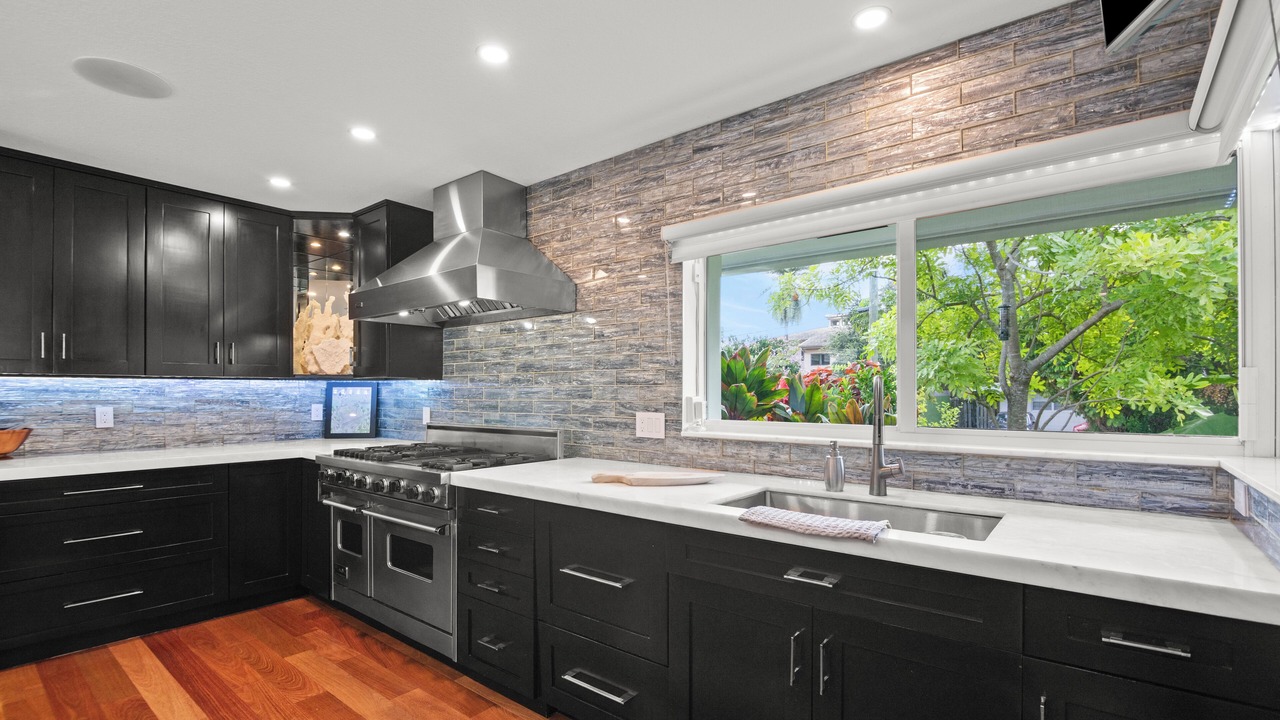 Photo of Kitchen in Harbour Inlet