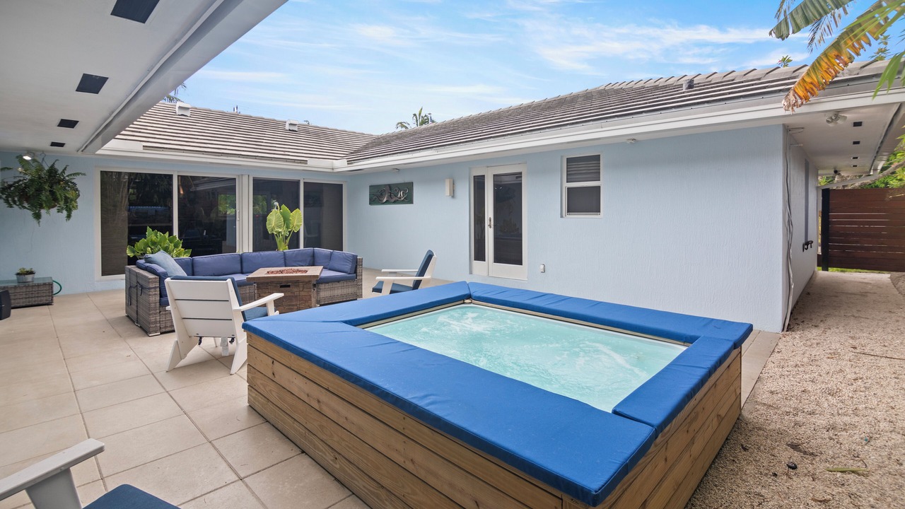 Photo of Patio Balcony in Harbour Inlet