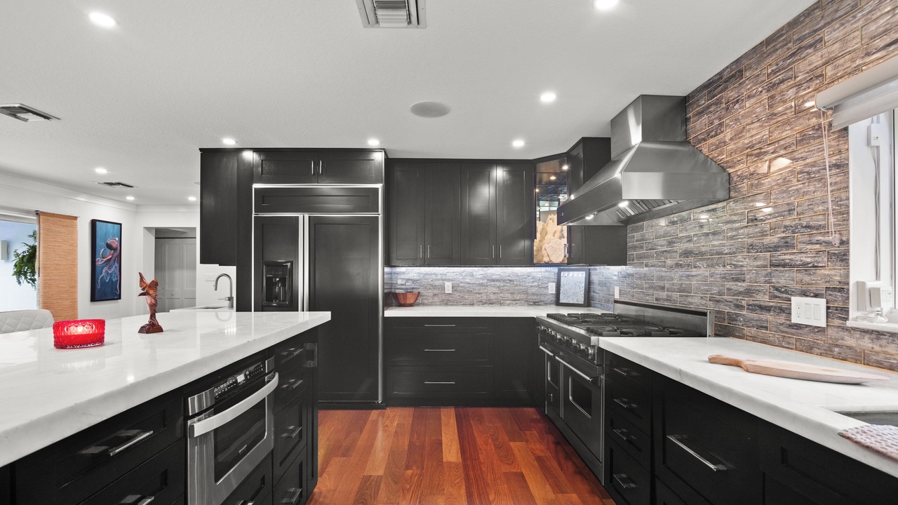 Photo of Kitchen in Harbour Inlet