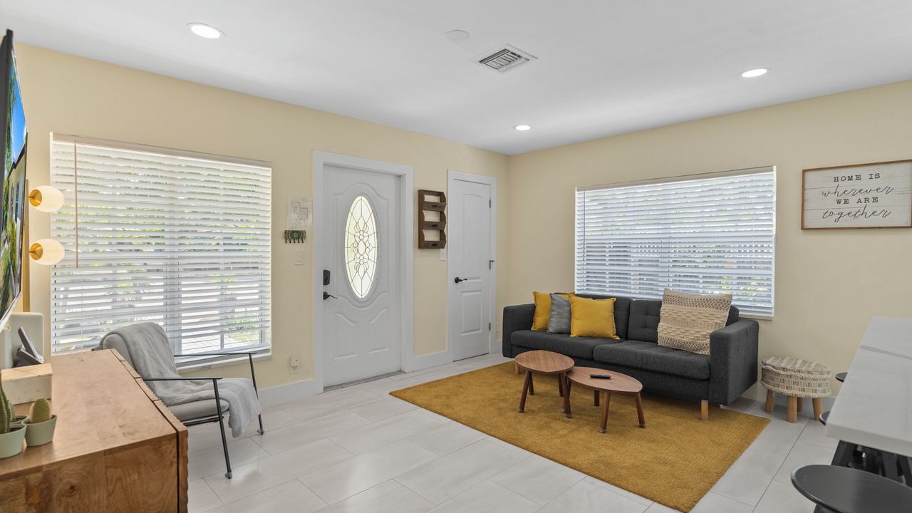 Photo of Livingroom in Central Fort Lauderdale