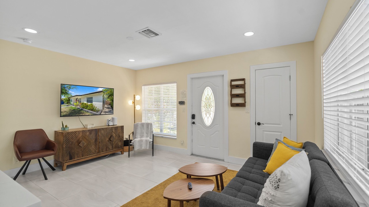 Photo of Livingroom in Central Fort Lauderdale