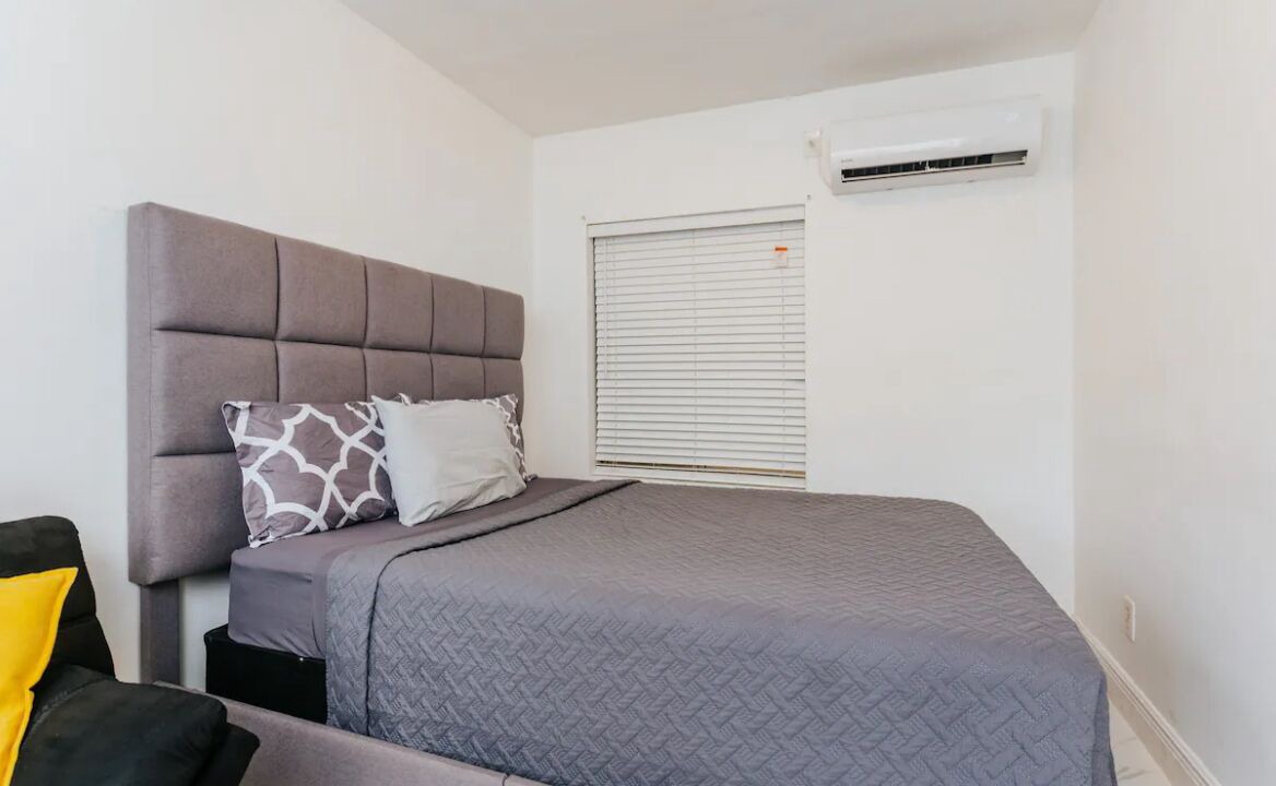 Photo of Bedroom in Santa Barbara Estates