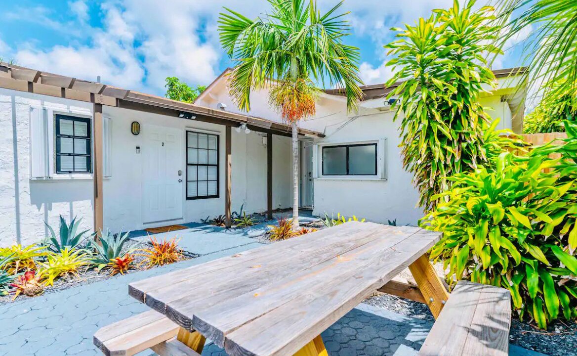 Photo of Outdoor in Santa Barbara Estates