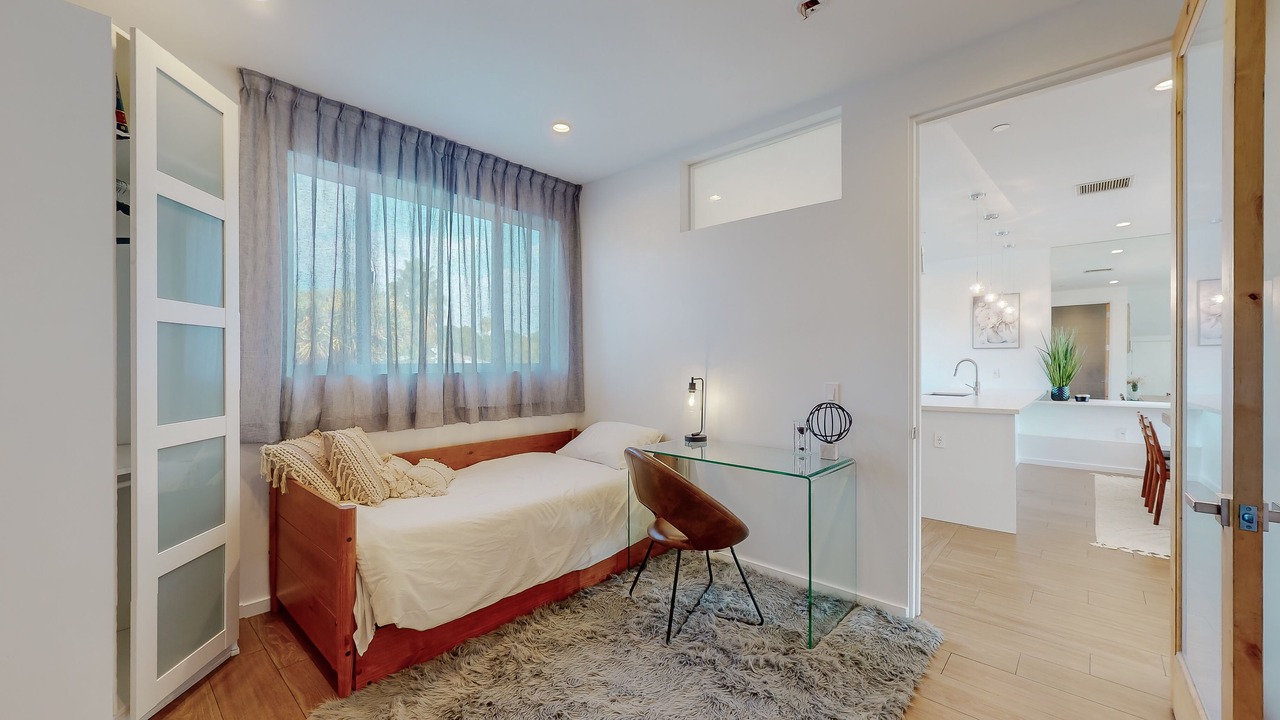Photo of Bedroom in Pico - Robertson