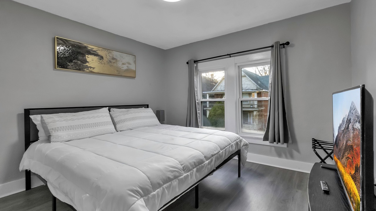 Photo of Bedroom in Downtown Niagara Falls