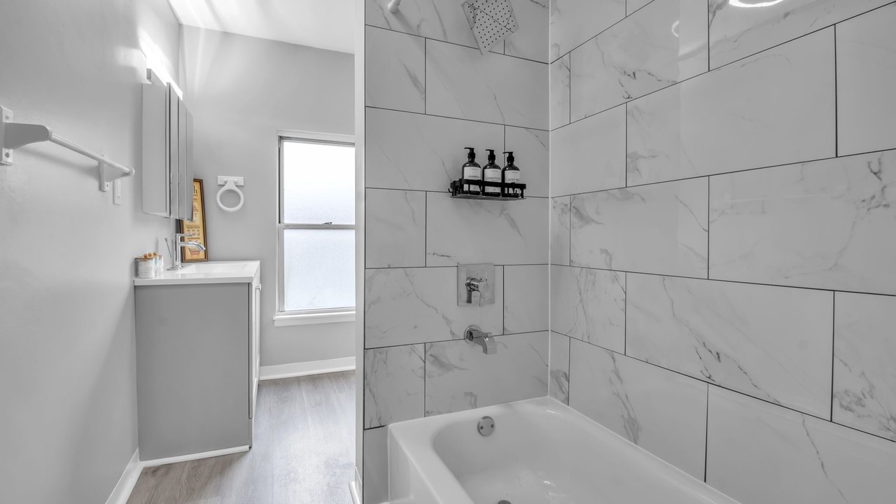 Photo of Bathroom in Downtown Niagara Falls