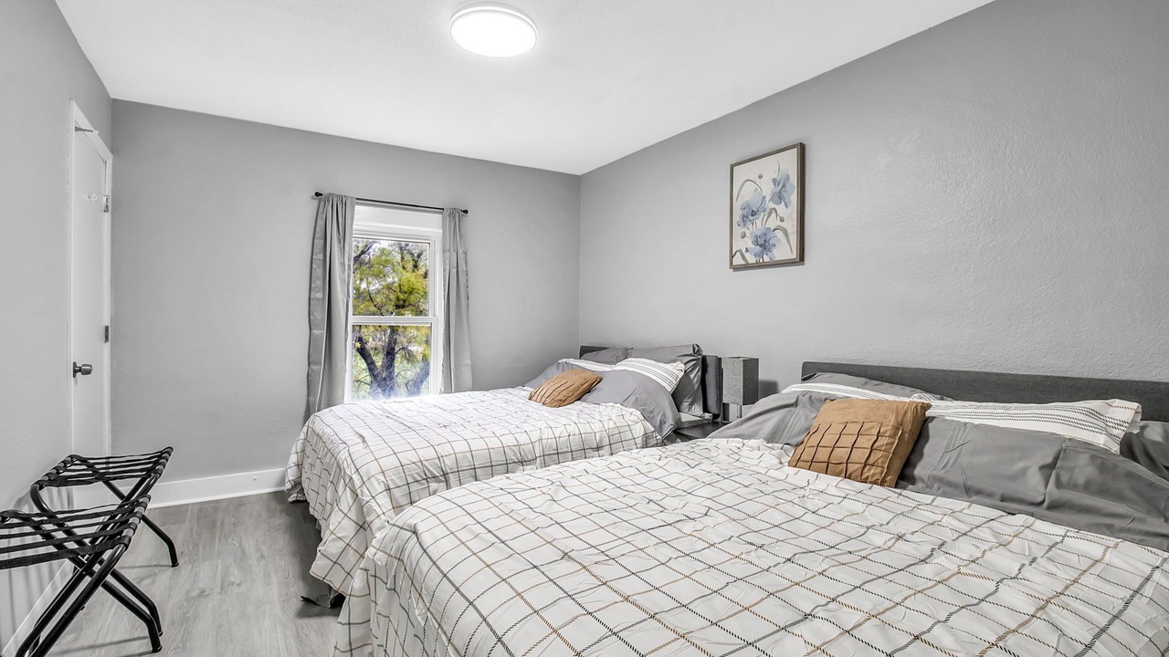 Photo of Bedroom in Downtown Niagara Falls