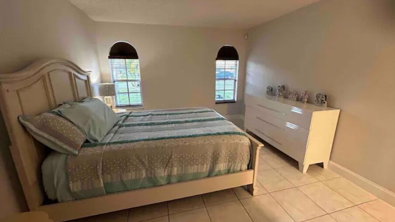 Photo of Bedroom in North Lauderdale